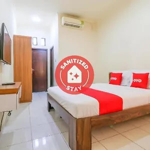 https://oyo-2178-merthan-house.hotelsseminyak.net